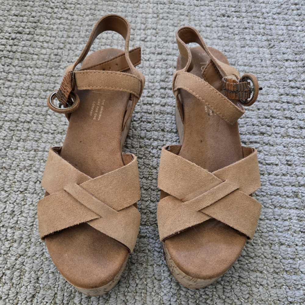 Toms Tan Suede Wedge Shoes with Cork Heel - Picture 5 of 12